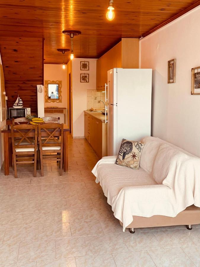 Ferienwohnung Erginas Boat House Plaka  Exterior foto